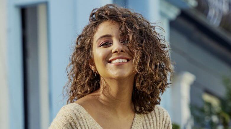 افضل كريم للشعر الكيرلي لتثبيت تموج الخصلات ش ع ر كوم